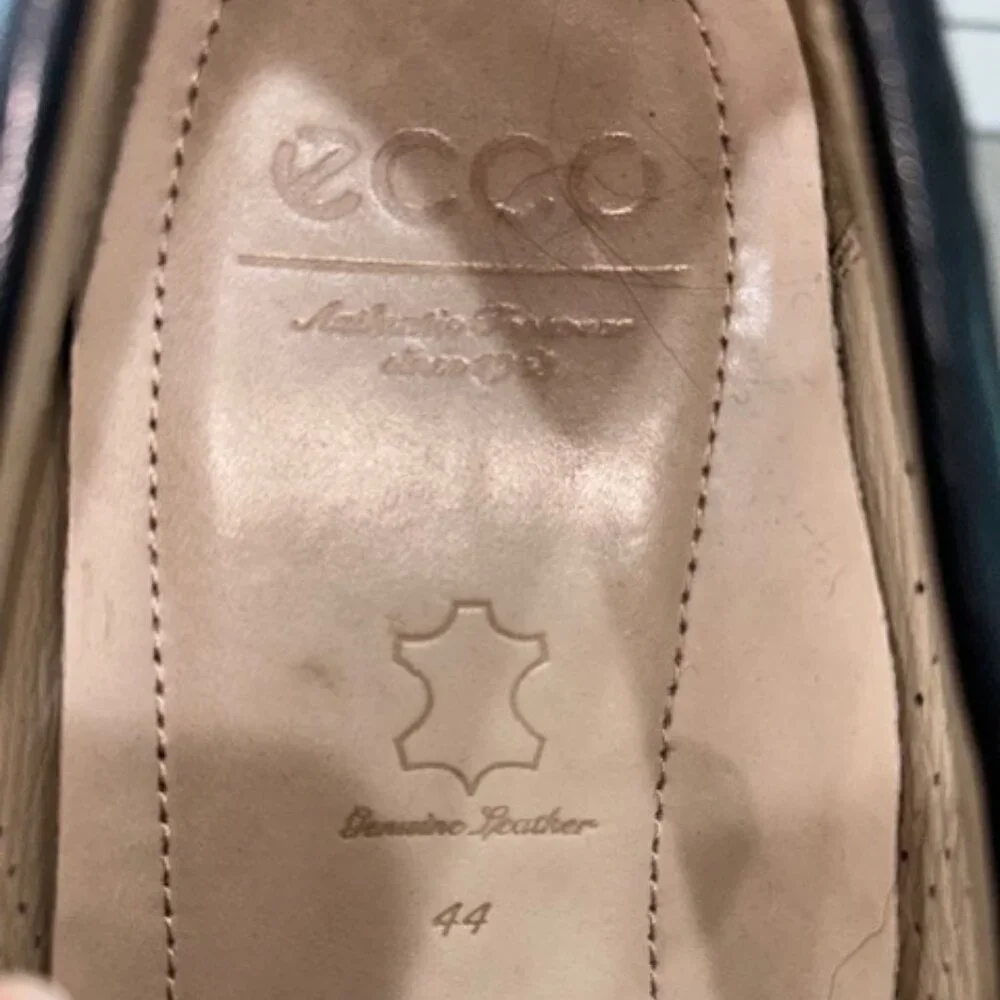Ecco Men's Black Genuine Leather Perforated Loafers Sz 11 Excellent